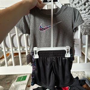 Nikey 2 piece 12m set